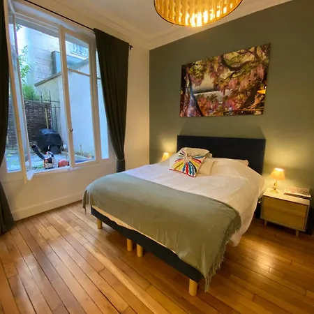 Magnifique Avec Terrasse A Cote De La Tour Eiffel * Parijs