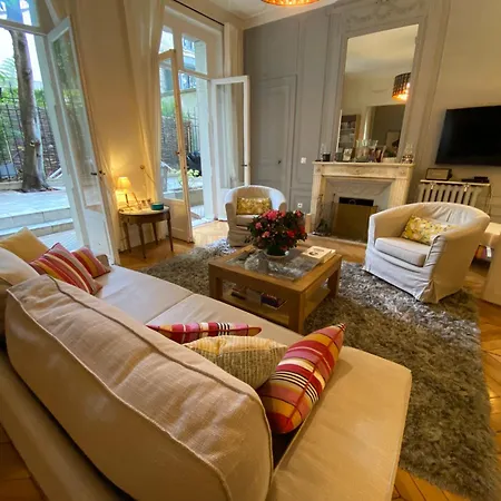 Magnifique Avec Terrasse A Cote De La Tour Eiffel Appartement